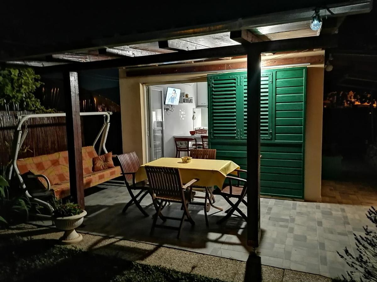 Apartment Taja, Cijela Kuca I Vrt Samo Za Vas スプリト エクステリア 写真