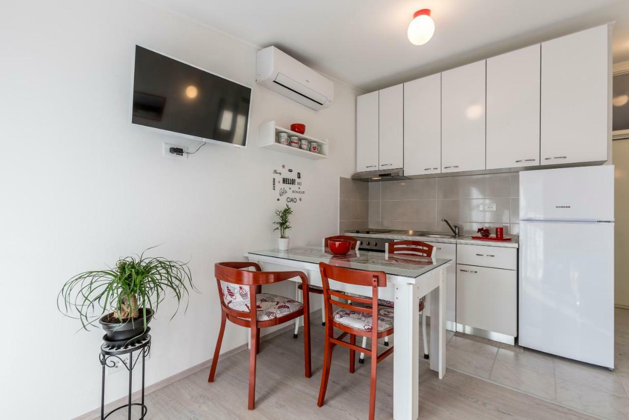 Apartment Taja, Cijela Kuca I Vrt Samo Za Vas スプリト エクステリア 写真